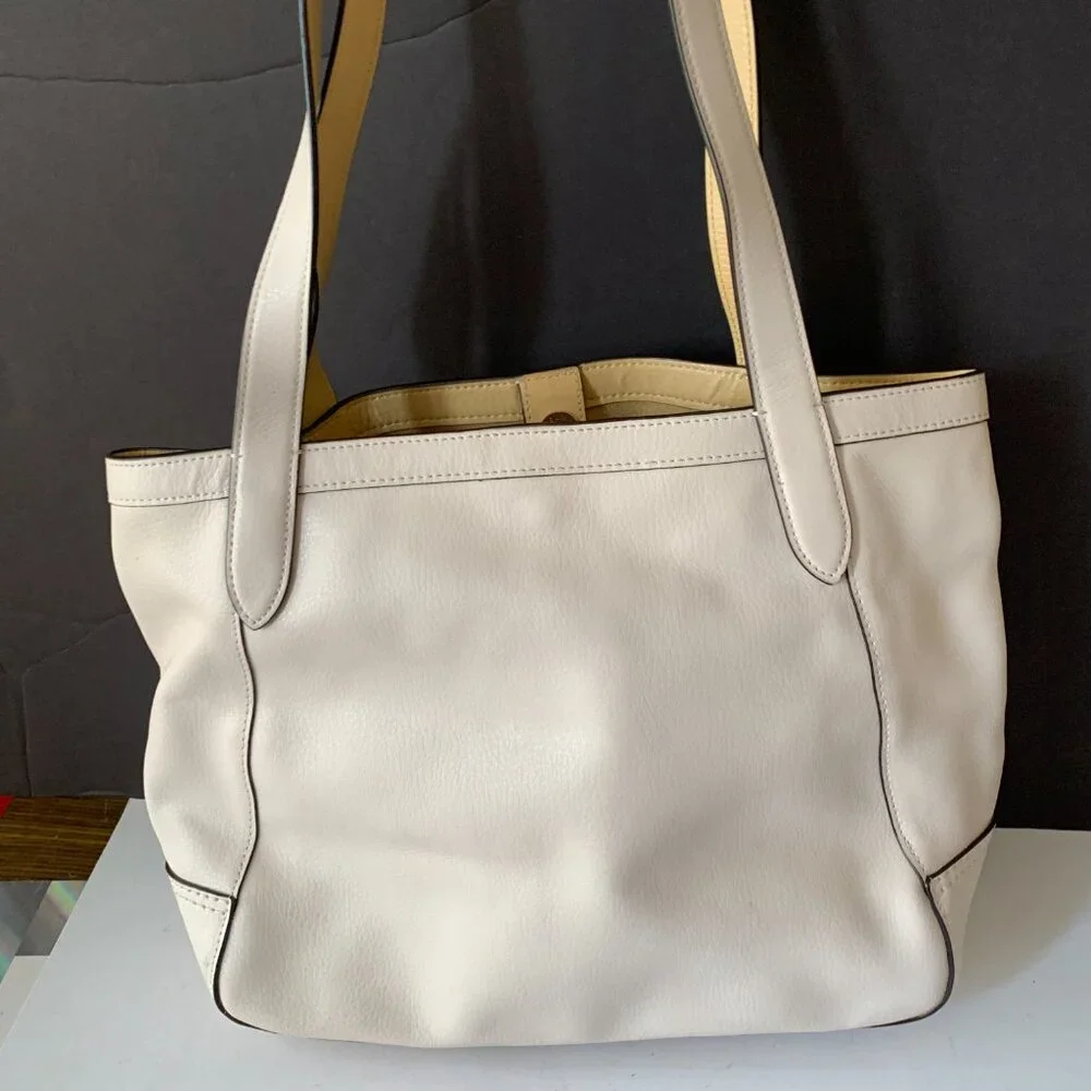 Coach Tote 27 With Horse And Carriage MSRP $328
